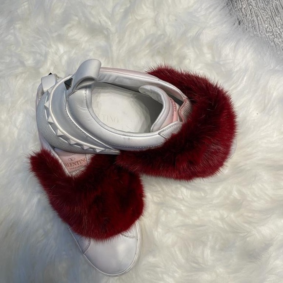 Valentino garavani with red fur size 7 original price 1240 - Picture 2 of 3